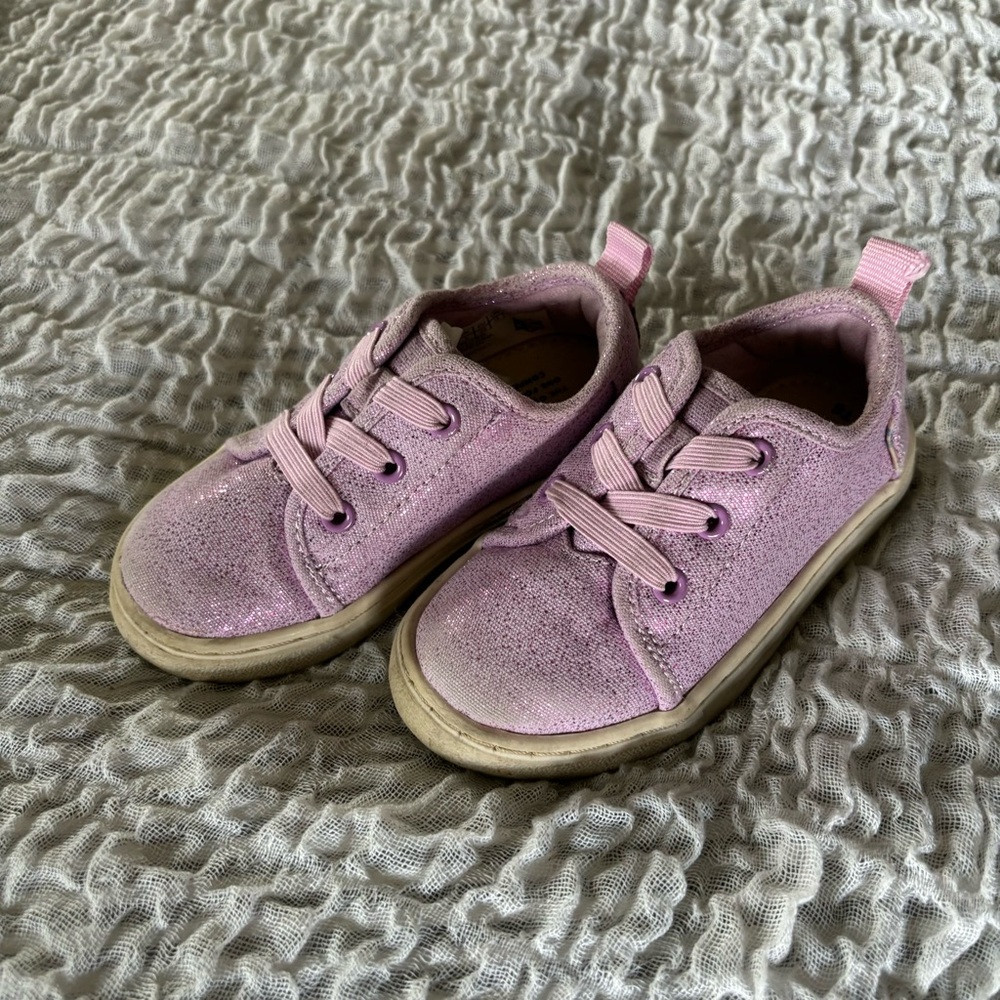 Toms toddler girls size 6 purple shoes